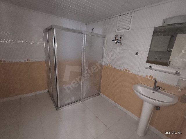 YEDİTEPE MAHALLESİNDE ULTRA LÜX BAKIMLI KİRALIK 4+1 DAİRE - Görsel 22