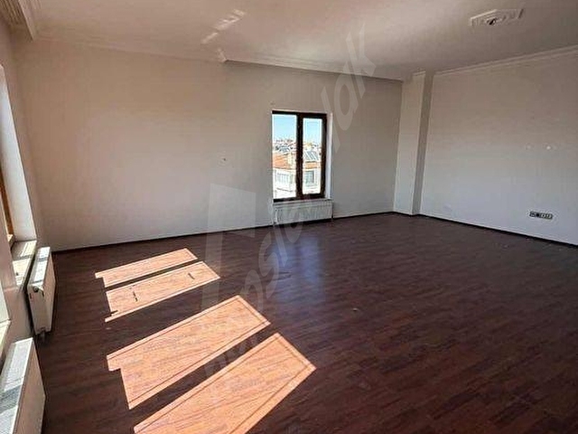 ÇARŞI MERKEZDE KİRALIK DAİRE 3+1 GENİŞ DAİRE
