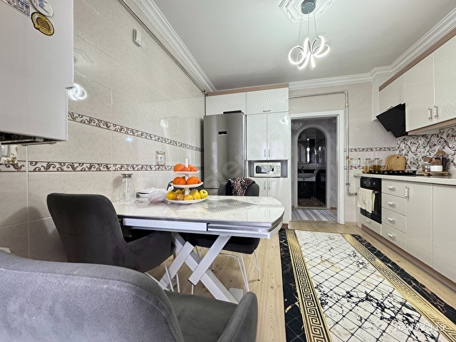 GÜNEŞ EMLAKTAN ASANSÖRLÜ 3+1 1.KOT BATI CEP. YAPILI DAİRE - Görsel 7