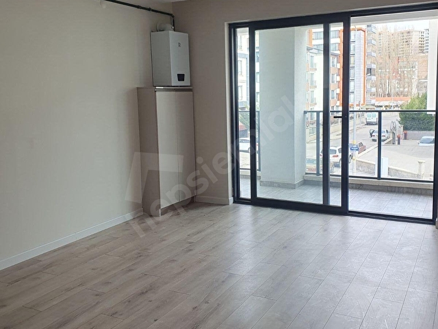 BAHÇELİEVLER MAHALLESİNDE CADDE ÜSTÜ SATILIK 1+1 LÜKS DAİRE - Görsel 8