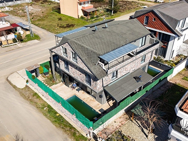 KOCAALİ PLAJ MERKEZ HAVUZLU VE BAHÇELİ 4+1 MÜSTAKİL YAŞAM ALANI - Görsel 10