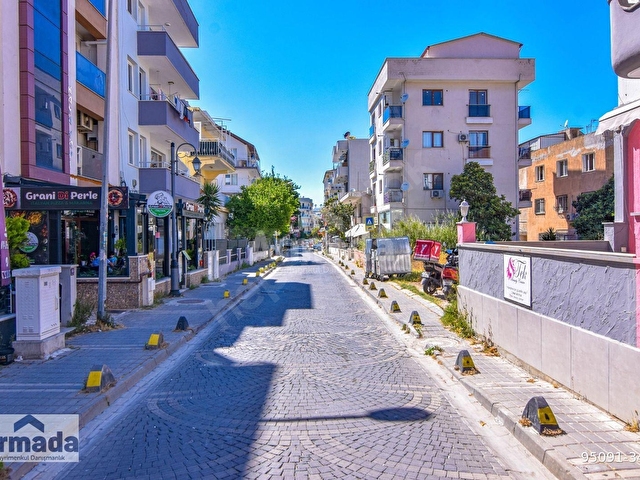 KUŞADASINDA SAHİLE YÜRÜME MESAFESİNDE TADİLATLI 2+1 SATILIK - Görsel 4