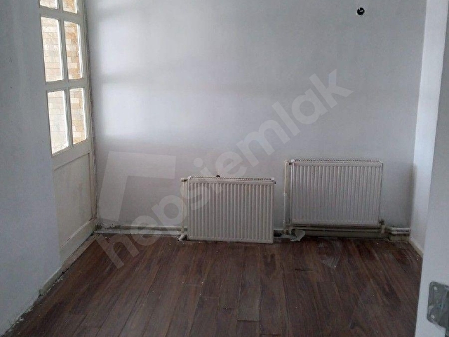 Bulvar Üzerinde Geniş Daire Kiralıktır - Görsel 12