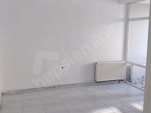 Bulvar Üzerinde Geniş Daire Kiralıktır - Görsel 20