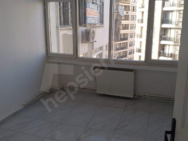 Bulvar Üzerinde Geniş Daire Kiralıktır - Görsel 25