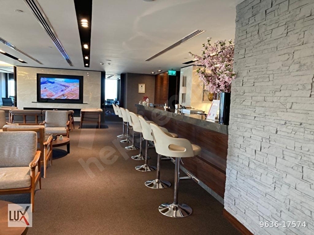 Nurol Tower Satış Ofisinden Manzaralı Birleştirilebilir Ofis / LUX - Görsel 26