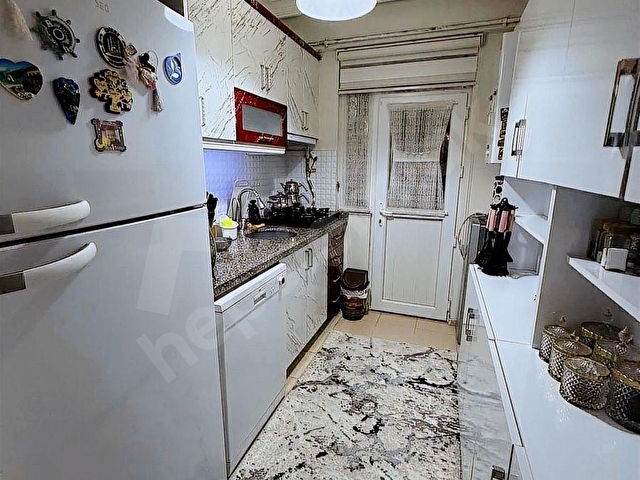 AVCILAR METROBÜS YAKIN 2+1 70 M2 MÜSTAKİL BAHÇELİ KATI