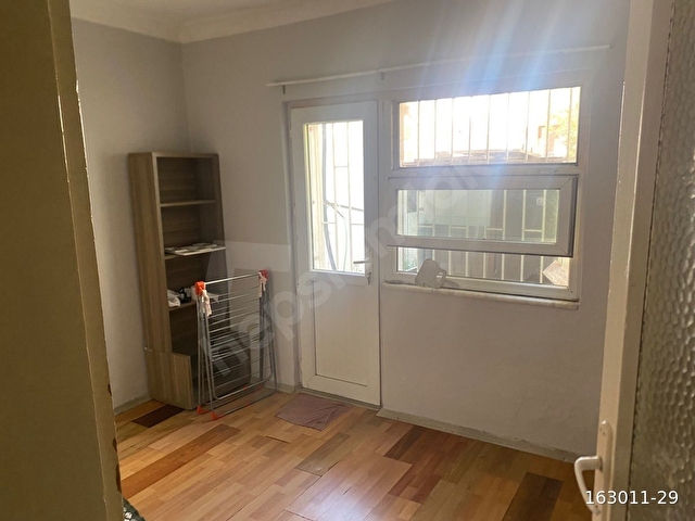 VALİDE ATİKTE 1+1 ÇARŞIYA YAKIN DAİRE - Görsel 4