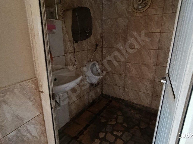 Küçükçekmece Köşe Başı Kiralık Dükkan 90m² - Görsel 10