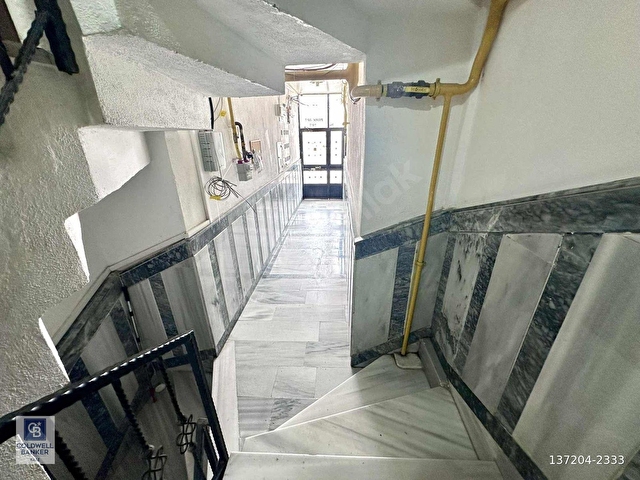 ÇANAKKALE MERKEZİ KONUMDA AYRI MUTFAKLI ARAKAT SATILIK 1+1 DAİRE - Görsel 27