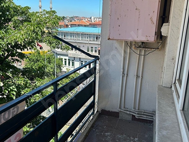 Göktuğ emlaktan merkezi konumda ara kat satılık çift cepheli daire - Görsel 3