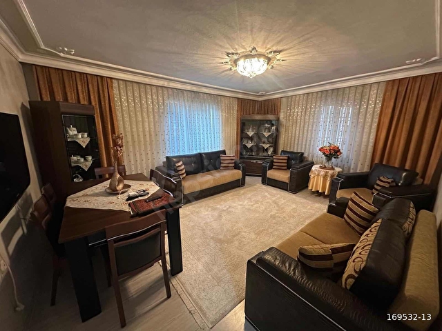 KÜÇÜKÇEKMECE CUMHURİYET MH SATILIK KAT MÜLKİYETLİ 2+1 DAİRE