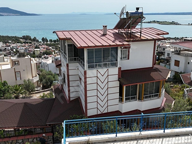Akbükte Full Deniz Ve Ada Manzaralı Köşe Konum Lüks Villa