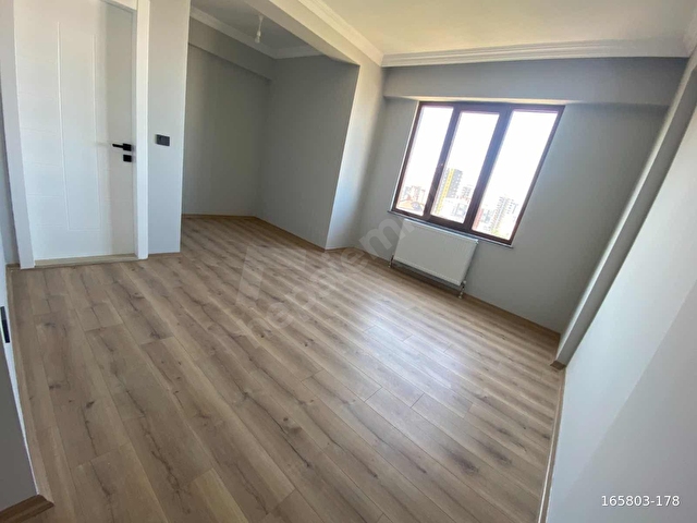 CİHANGİR EMLAKTAN DOLUNAYIN MERKEZİNDE 3+1 SATILIK DAİRE - Görsel 16