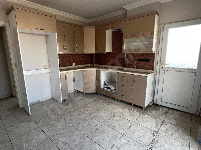 ÖZER EMLAKDAN KARAYILANDA SATILIK DAİRE - Görsel 2