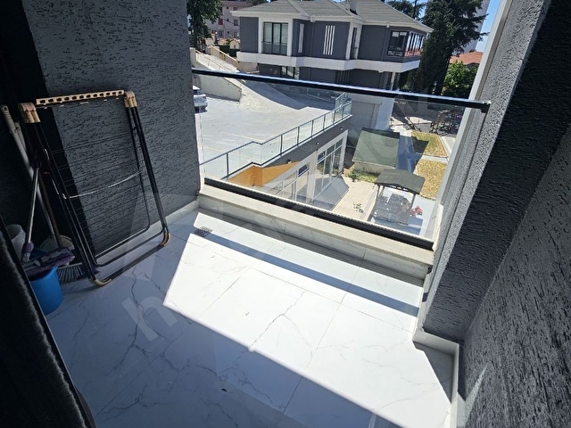 KERİM EMLAKTAN SİTE İÇERİSİNDE HAVUZLU GÜVENLİKLİ 2+1 90M2 DAİRE - Görsel 24