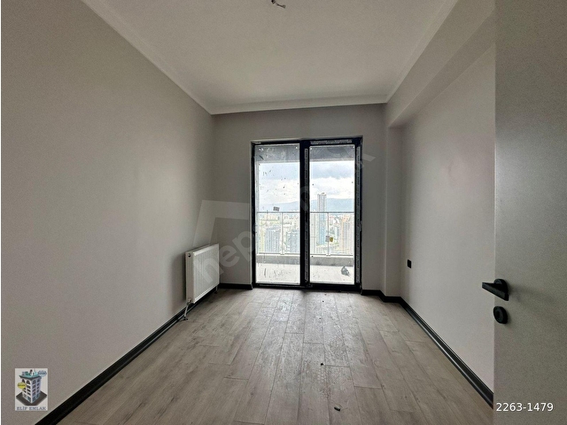ELİFten  Crystal Tower da 2+1 30.katta.Süper manzaralı  SIFIR - Görsel 18