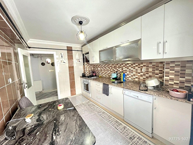 HİLALDEN CADDE ÜZERİNDE ASANSÖRLÜ GENİŞ BALKONLU 3+1 DAİRE!!! - Görsel 3