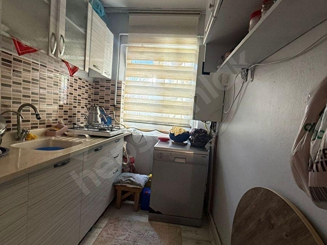 KURUÇEŞME MERKEZ DE SATILIK 1+1 Büyük m2 GİRİŞ KAT DAİRE - Görsel 14