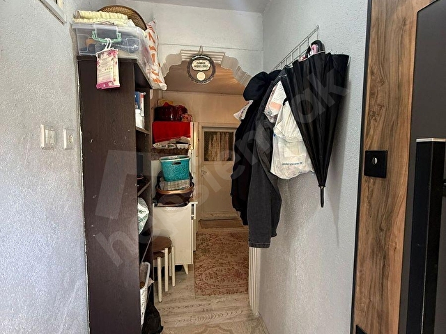 KURUÇEŞME MERKEZ DE SATILIK 1+1 Büyük m2 GİRİŞ KAT DAİRE - Görsel 12