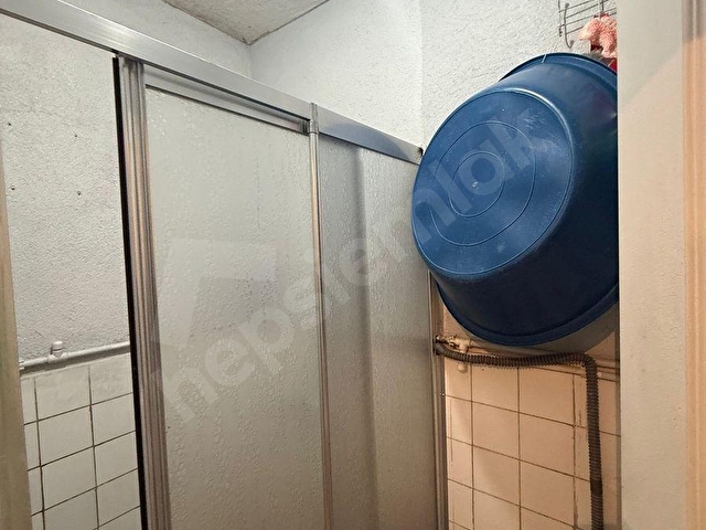 KURUÇEŞME MERKEZ DE SATILIK 1+1 Büyük m2 GİRİŞ KAT DAİRE - Görsel 26