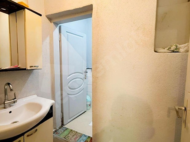 KURUÇEŞME MERKEZ DE SATILIK 1+1 Büyük m2 GİRİŞ KAT DAİRE - Görsel 30