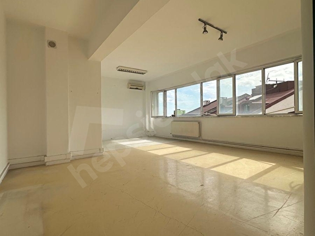 KAĞITHANE SEYRANTEPEDE 300 M2 FERAH VE KULLANIŞLI KİRALIK İŞ YERİ