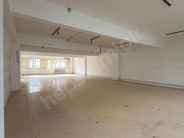 KAĞITHANE SEYRANTEPEDE 300 M2 FERAH VE KULLANIŞLI KİRALIK İŞ YERİ - Görsel 4