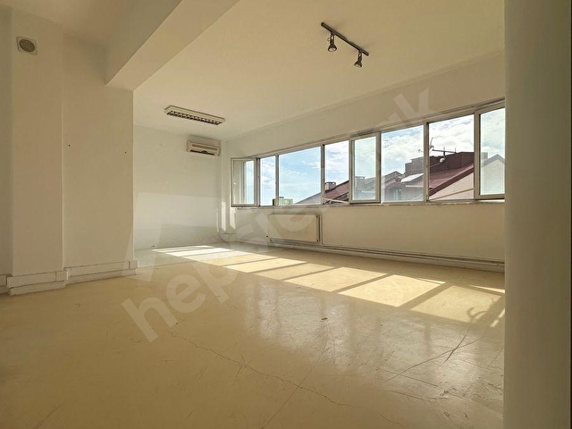 KAĞITHANE SEYRANTEPEDE 300 M2 FERAH VE KULLANIŞLI KİRALIK İŞ YERİ - Görsel 7