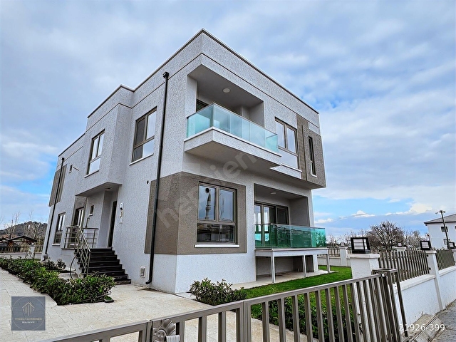 YALOVA KADIKÖY ÖZDENDE LÜKS VİLLA 4+1 ve BODRUM KATLI - Görsel 2