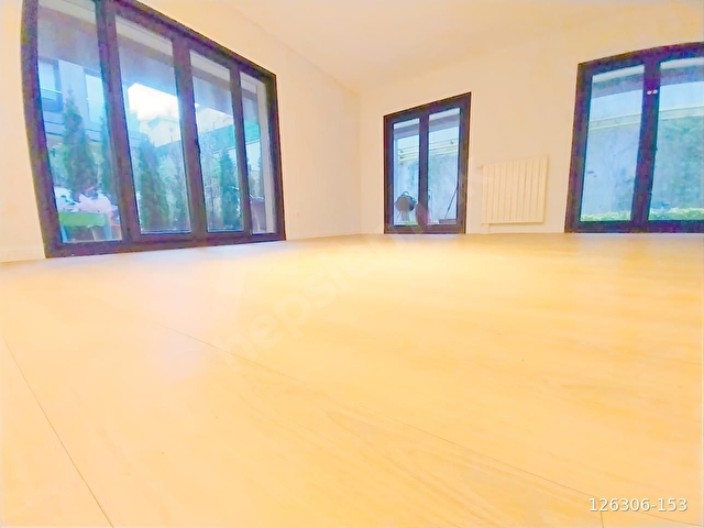 ÜSKÜDAR ÇENGELKÖY ERGUVAN EVLERİNDE ULTRALÜKS SATILIK 2+1 DAİRE