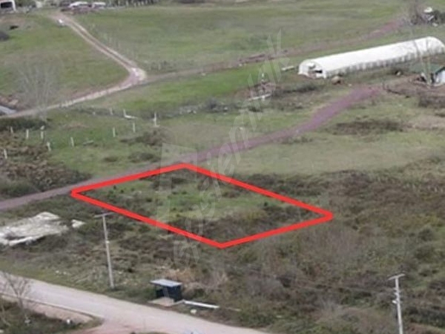 KANDIRA BABALI KÖYÜNDE DENİZE 600 M 1020 M² SATILIK ARSA