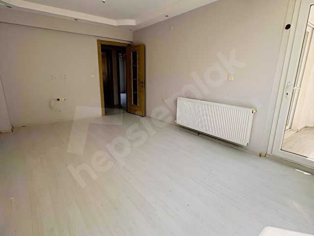 ÇARŞI MERKEZDE ARA KAT ÇİFT CEPHE D.GAZLI K. MUTFAK KİRALIK 2+1 - Görsel 3