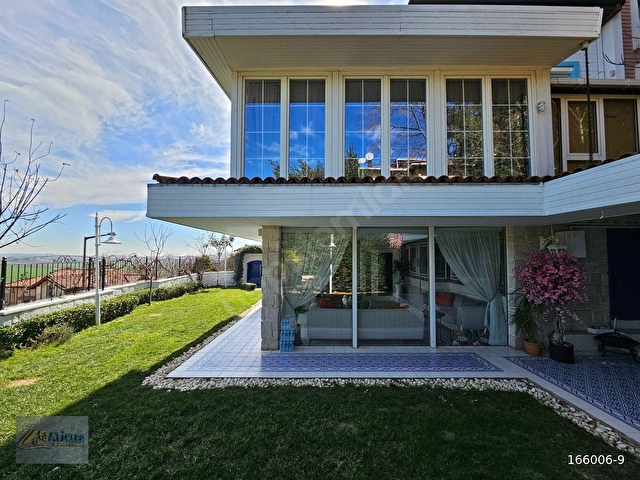 Bahçeşehir Badem Emsalsiz, Köşe Konumda Lüks Satılık Villa - Görsel 2