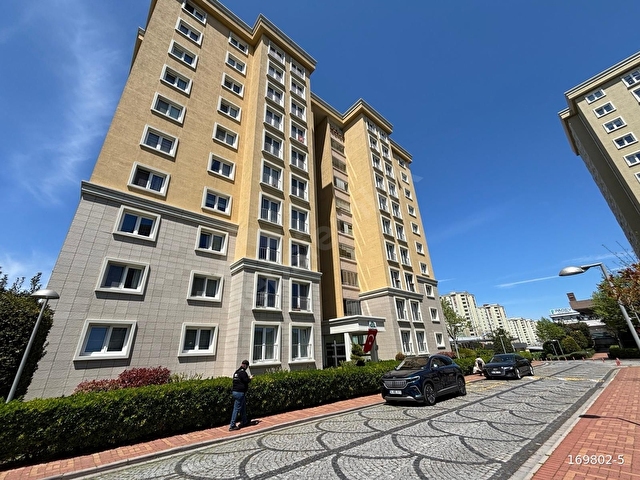 IHLAMUR EVLERİNDE MUHTEŞEM KİRALIK 4+1 DAİRE