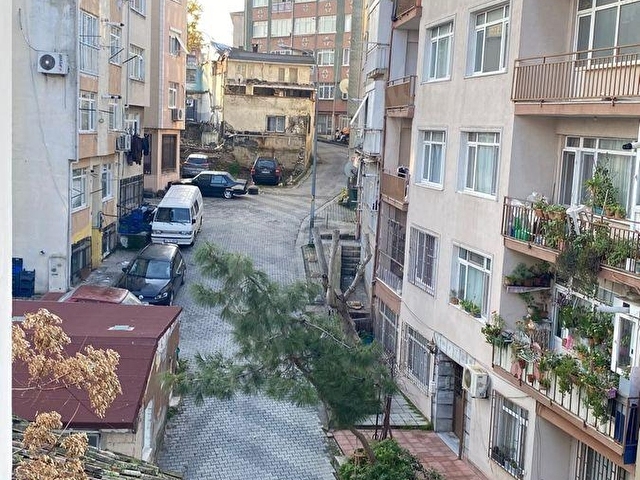 UĞUR KOÇAKTAN ÜSKÜDAR MERKEZDE GENİŞ 3 ODA 1 SALON ARAKAT - Görsel 2