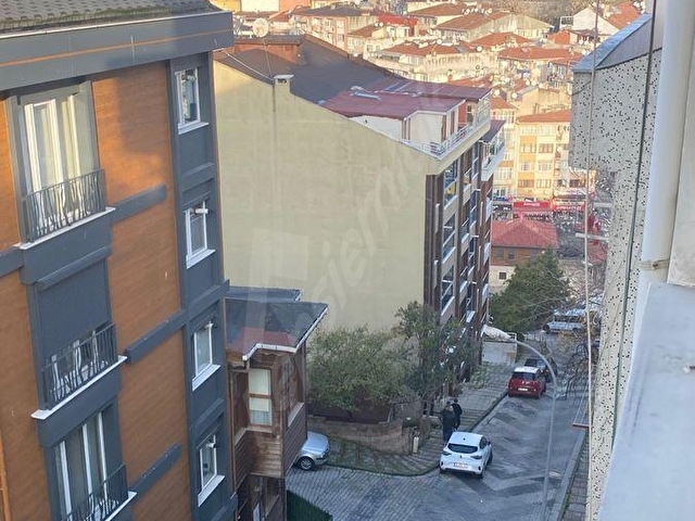 UĞUR KOÇAKTAN ÜSKÜDAR MERKEZDE GENİŞ 3 ODA 1 SALON ARAKAT