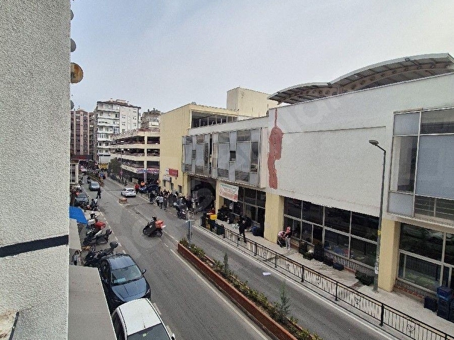 BORNOVA DA 4+1 KİRALIK DOĞALGAZLI DAİRE