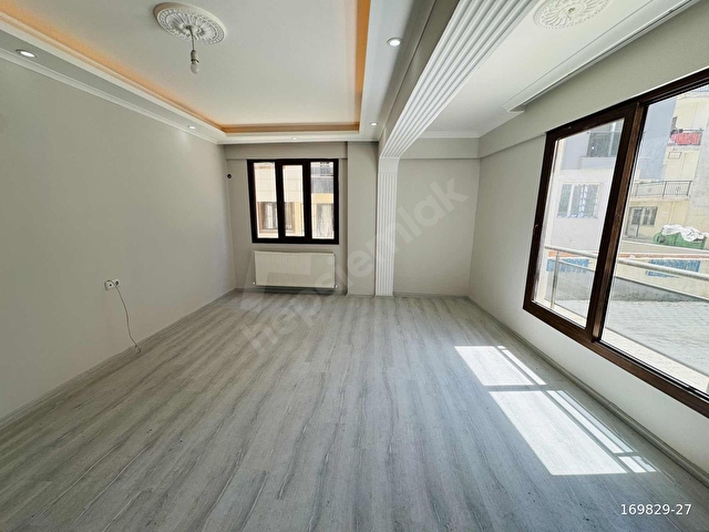 ASİL EMLAKtan MURADİYE MAHsinde 3+1 OTOPARKLI DAİRE - Görsel 3