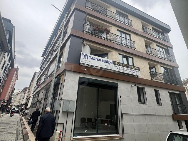 Üsküdarda Cadde Üzerinde 0 Binada Yatırımlık 20 m² Köşe Dükkan