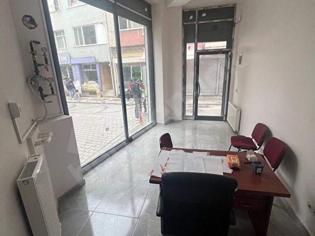 Üsküdarda Cadde Üzerinde 0 Binada Yatırımlık 20 m² Köşe Dükkan - Görsel 5