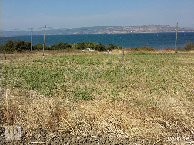 LAPSEKİ SULUCA’DA BOĞAZ MANZARLI 300 M2 TARLAMIZ SATILIKTIR - Görsel 3