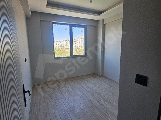 CARŞI MERKEZE YÜRÜME MESAFESİNDE SATILIK ULTRA LÜKS 2+1 KAPALI OTOPARKLI YERDEN ISITMALI SATILIK DAİ - Görsel 24