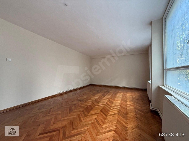 CİHANGİR MERKEZ DE ÇOK GÜZEL BİR APRTMANDA SATILIK DAİRE  3+1.110 M2 YÜKSEK GİRİŞ KATI. - Görsel 4