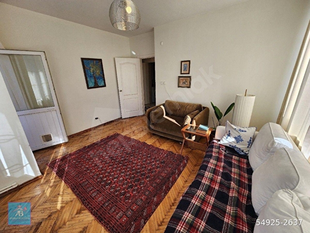 MODADA SATILIK 2+1 DAİRE BALKONLU FERAHLI DAİRE - Görsel 3