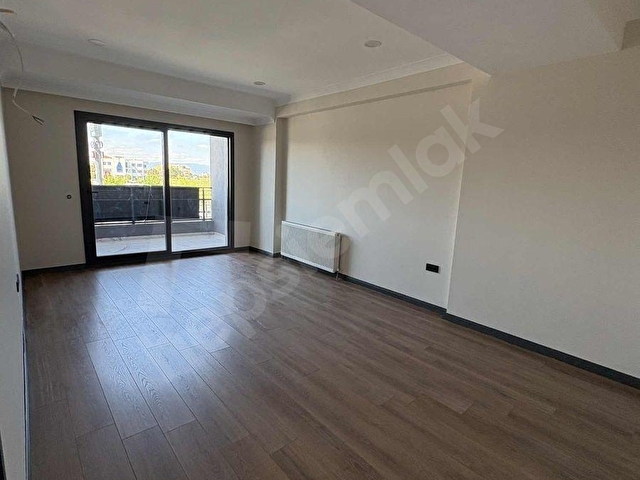 Ayvalık 456 İş Merkezinde Ön Cephe 3+1 Kiralık Ofis - Görsel 23