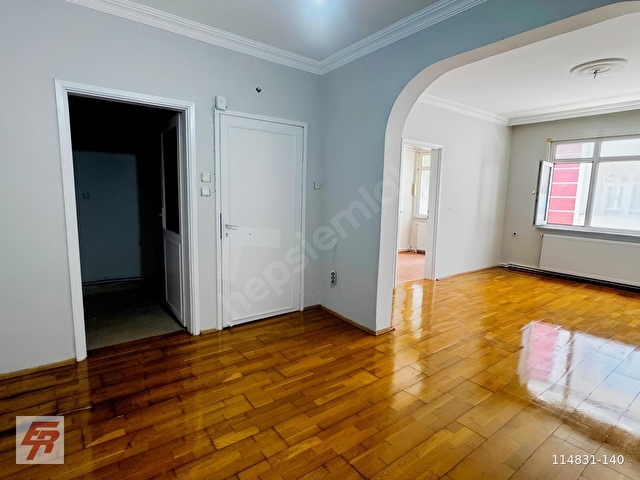 KAĞITHANE GÜLTEPEDE CADDEYE YAKIN 75 M2 BALKONLU 2+1 DAİRE - Görsel 10