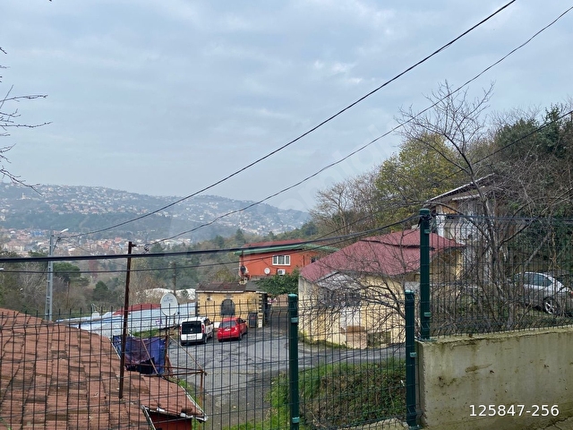 BAHÇE İÇİNDE. 3 GECEKONDU  KOMPLE SATILIK - Görsel 3