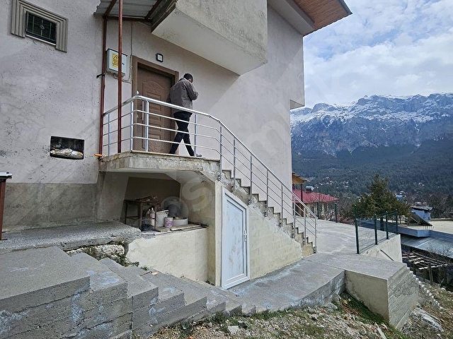 POZANTI AKÇADA 280m2 ARSA İÇERİSİNDE 5+1 TERASLI VİLLA - Görsel 28