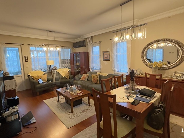 Beylikdüzü Site Havuzlu Güvenlikli Özel Yapım 3+1 Satılık Daire